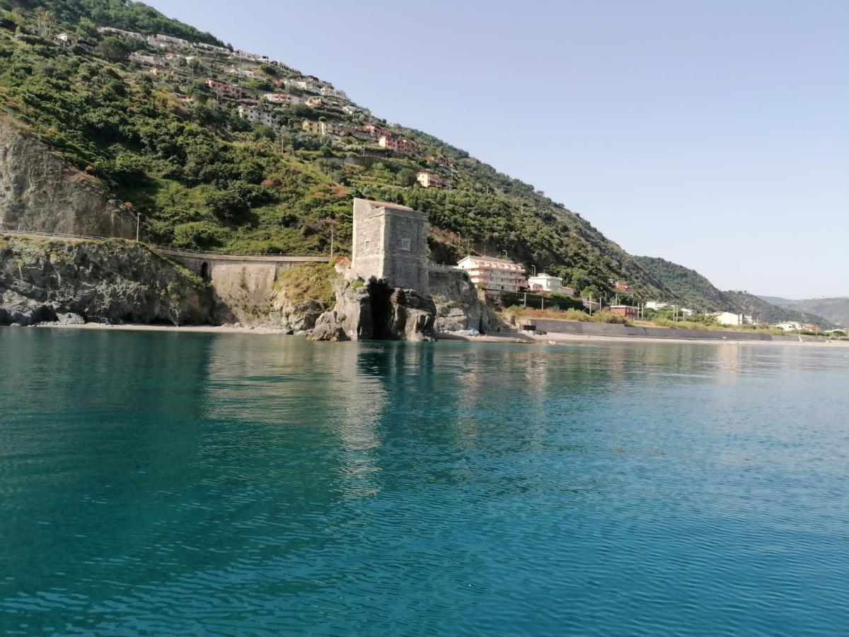 "Appartamento Del Mare Gliaca" Con Vista Isole Eolie,Ampia Terrazza,Wifi E Parcheggio Privato Gratuito Piraino Εξωτερικό φωτογραφία
