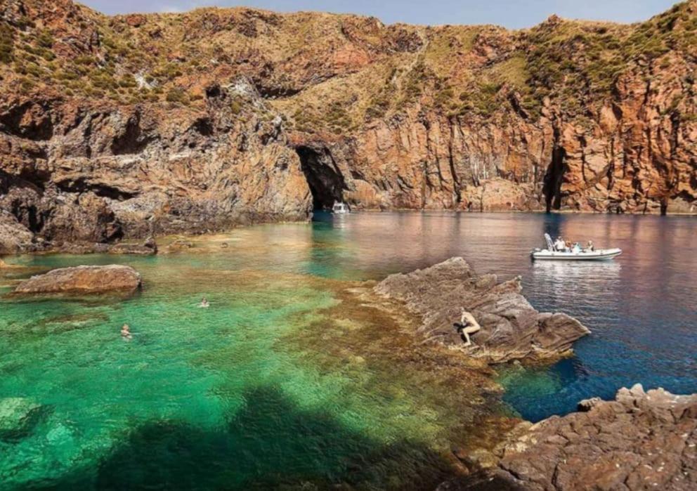 "Appartamento Del Mare Gliaca" Con Vista Isole Eolie,Ampia Terrazza,Wifi E Parcheggio Privato Gratuito Piraino Εξωτερικό φωτογραφία